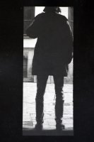 III nagroda do lat 15 - Paweł lzdebski, Lublin, za zdjęcia pt. „Stojący w bramie” i „Dziewczyna z problemami”