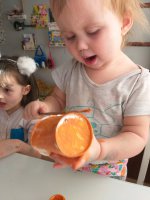 5. Tygrysica i jej dziecko,  pingwin i wiewiórka w wykonaniu Ani, Karola i Justynki