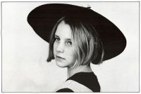 II Nagroda do lat 21 - Andrzej Zająkowski, MDK Wrocław, za zestaw „Dziewczyna w kapeluszu”